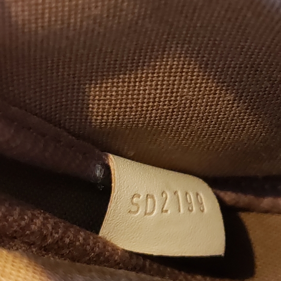💯% authentic MULTI POCHETTE~Louis Vuitton - Picture 15 of 15